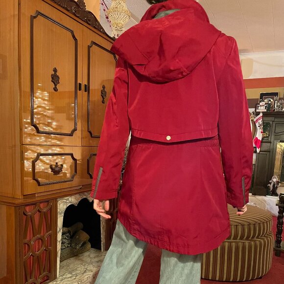Modern maroon nautica drawstring waist rain coat! - Picture 11 of 16